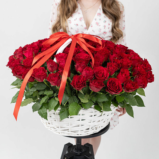 Корзина из 101 красной розы  2